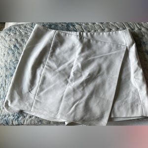 Women’s Express White Skort- Size 0